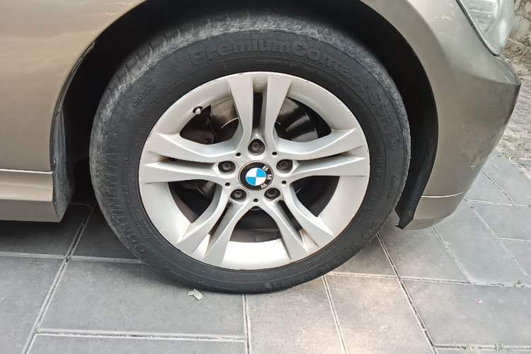 Used BMW 3 Series 2010 320i Sport Edition Right Front Wheel Hub