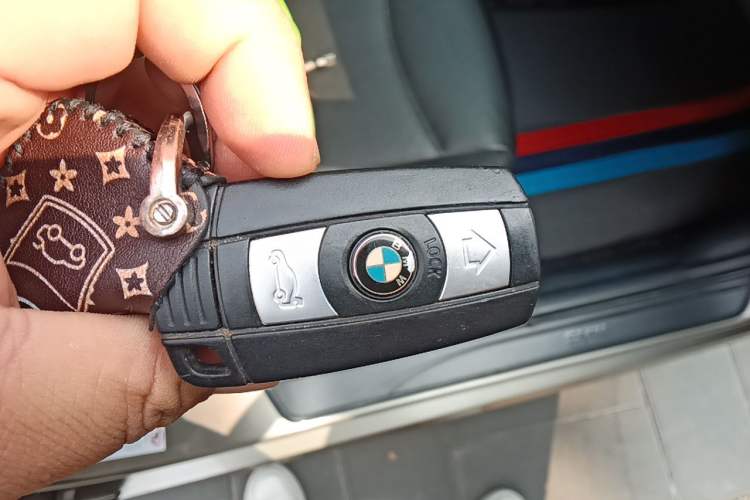 Used BMW 3 Series 2010 320i Sport Edition Vehicle Key