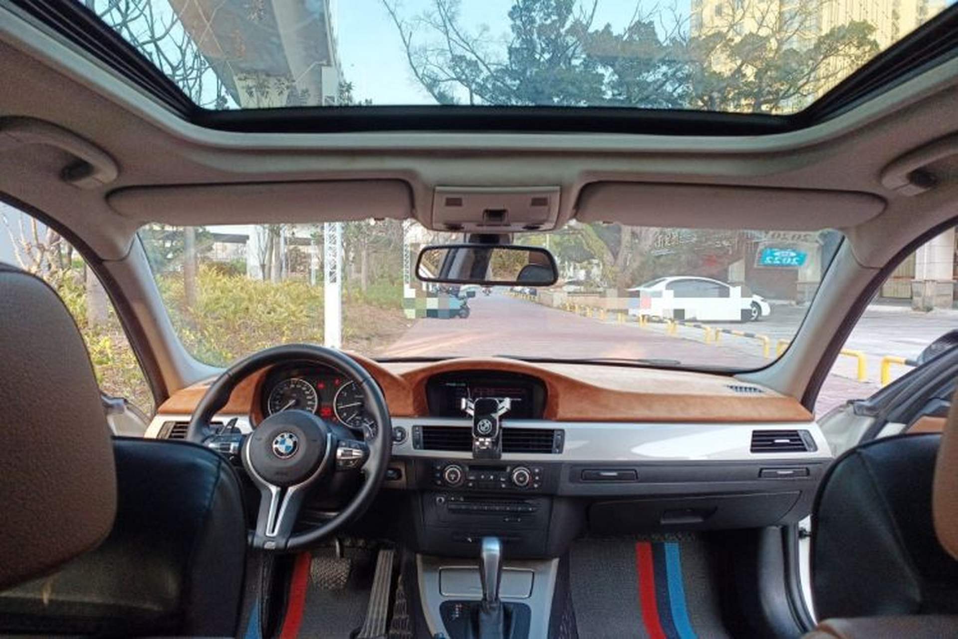 Used BMW 3 Series 2010 320i Luxury Model Headliner