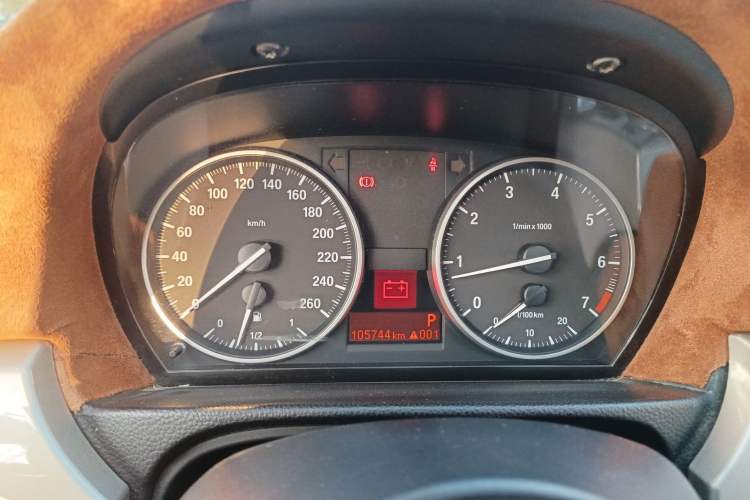 Used BMW 3 Series 2010 320i Luxury Model Instrument Cluster