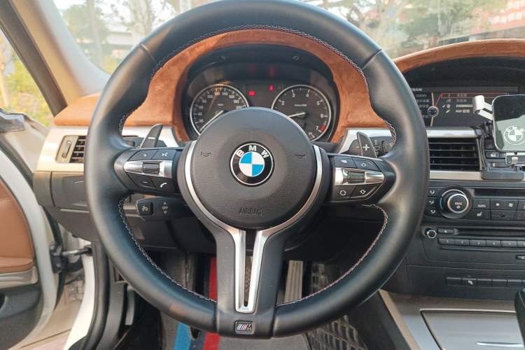 Used BMW 3 Series 2010 320i Luxury Model Steering Wheel