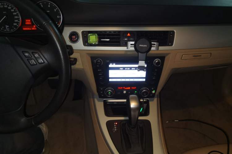 Used BMW 3 Series 2010 318i Leading Model Audio And AC Panel