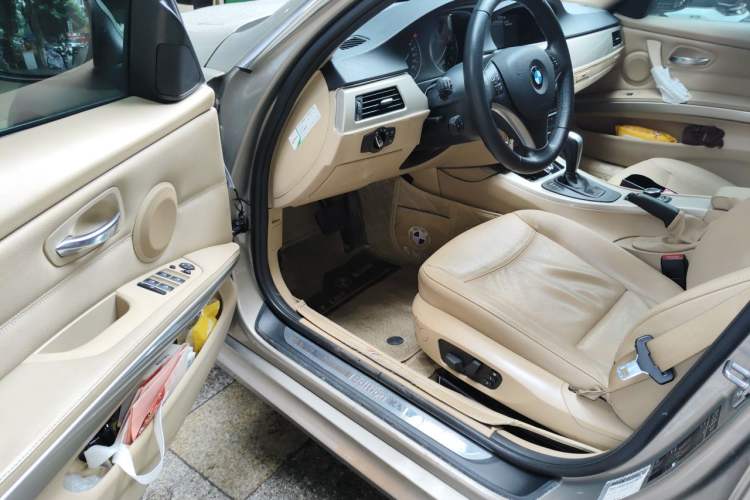 Used BMW 3 Series 2010 320i Luxury Model Driver Seat