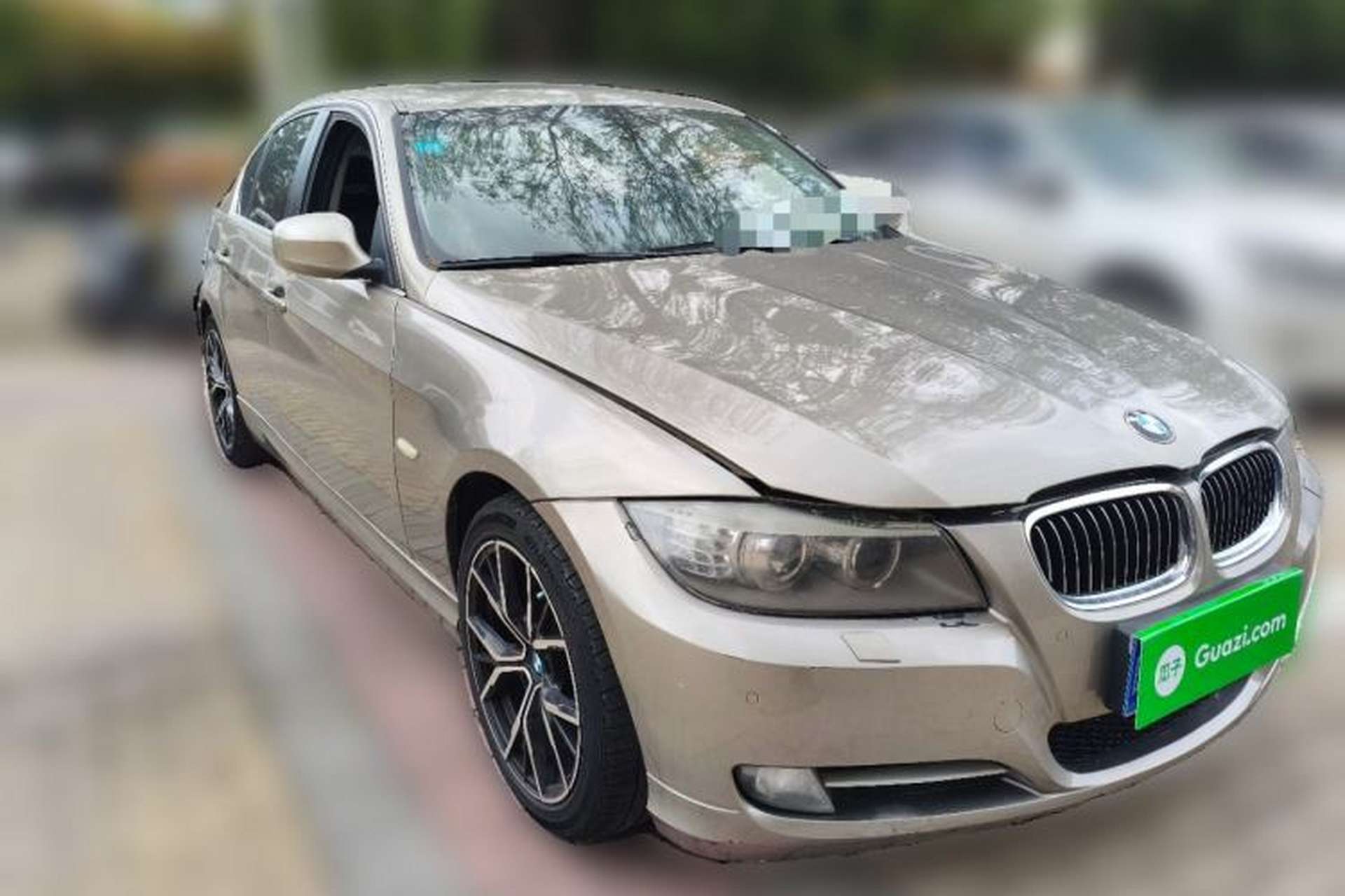 Used BMW 3 Series 2010 320i Luxury Model Front Right 45 Deg