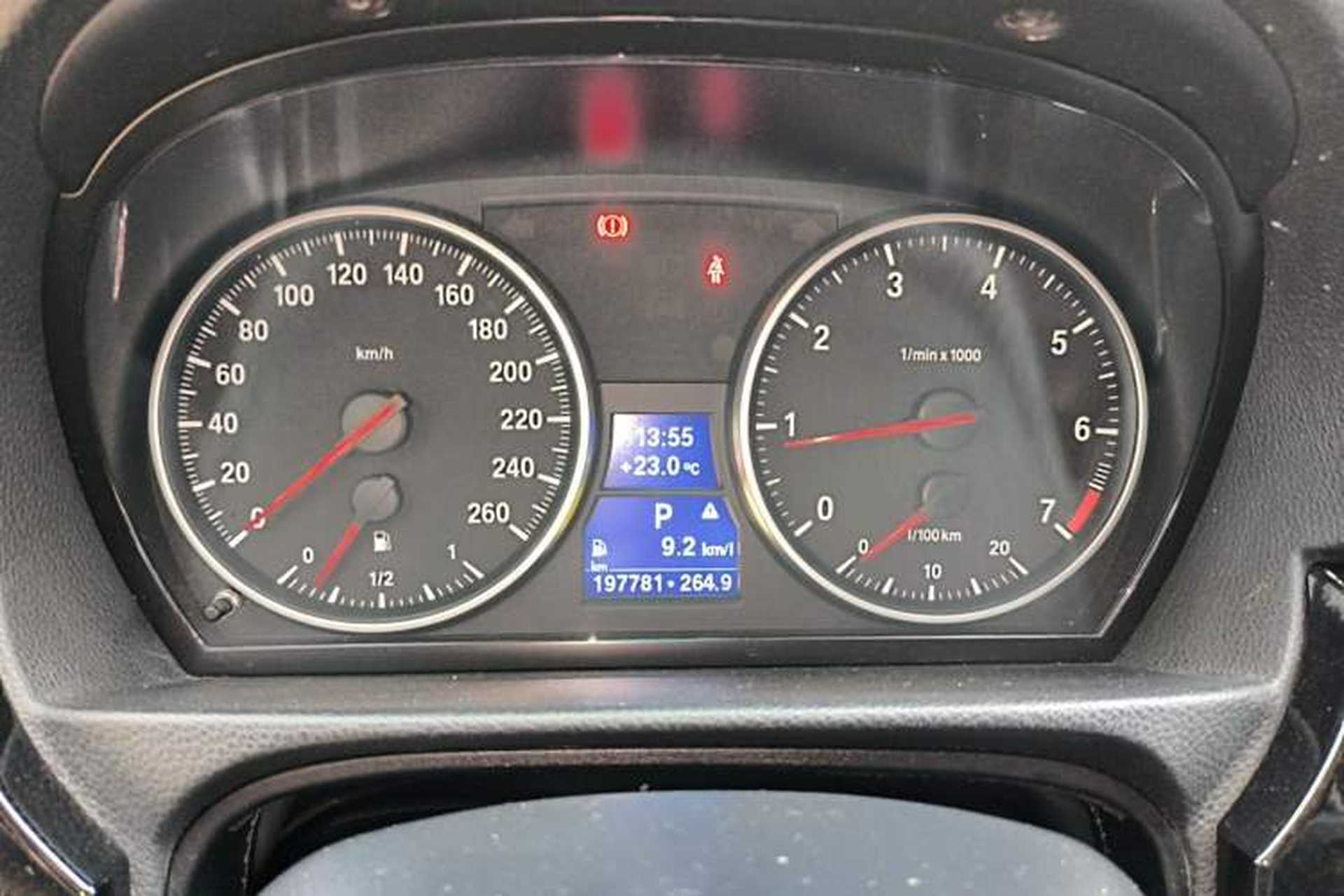 Used BMW 3 Series 2010 320i Luxury Model Instrument Cluster