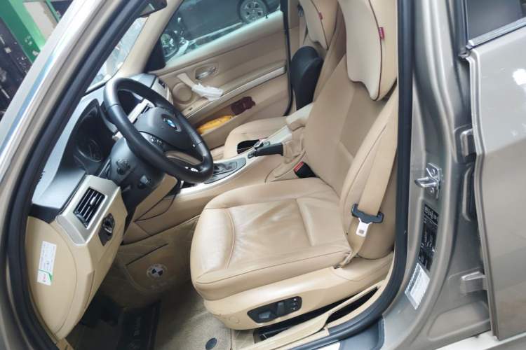 Used BMW 3 Series 2010 320i Luxury Model Left Front Seat