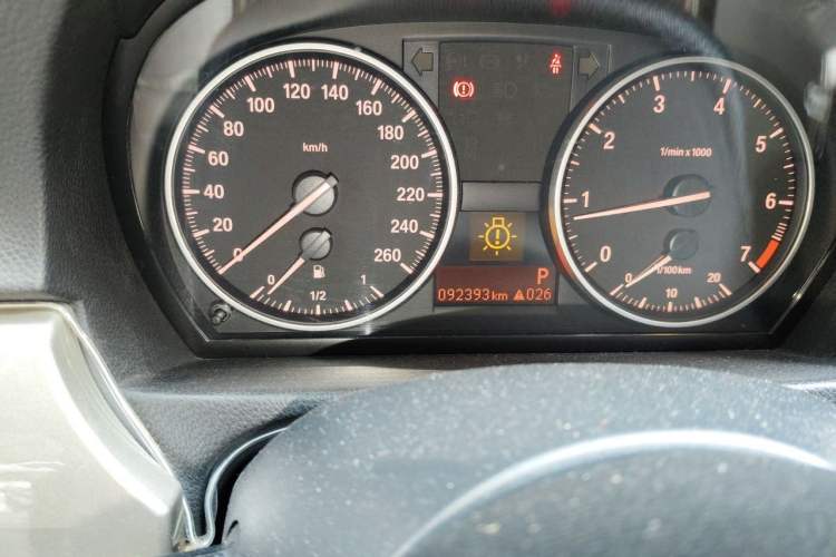 Used BMW 3 Series 2010 320i Luxury Model Odometer Close Up
