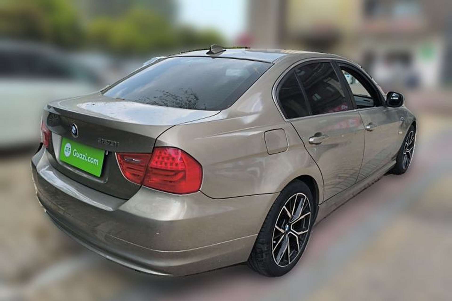 Used BMW 3 Series 2010 320i Luxury Model Rear Right 45 Deg