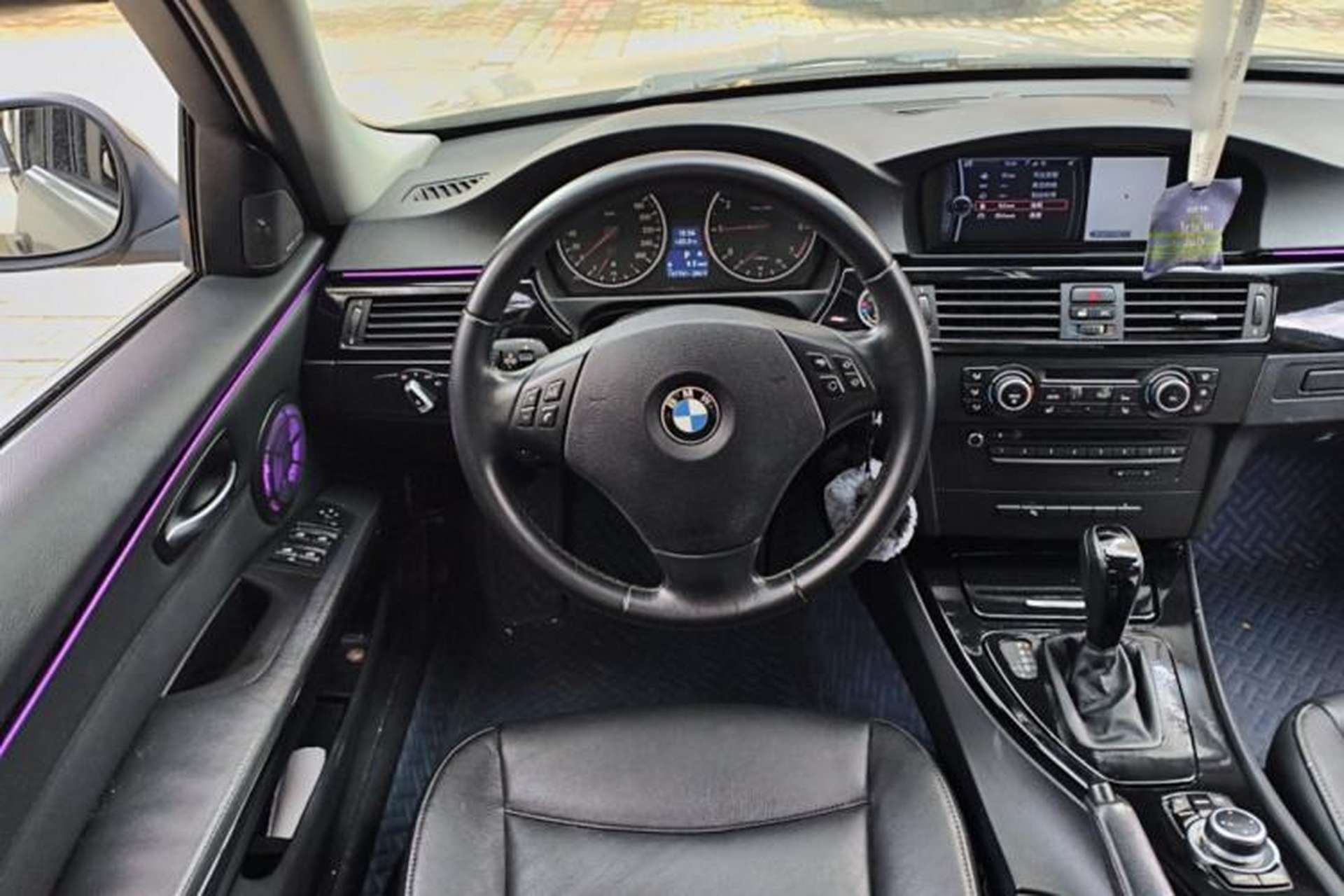 Used BMW 3 Series 2010 320i Luxury Model Steering Wheel