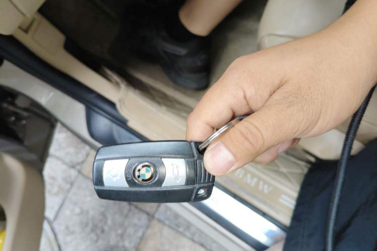 Used BMW 3 Series 2010 320i Luxury Model Vehicle Key
