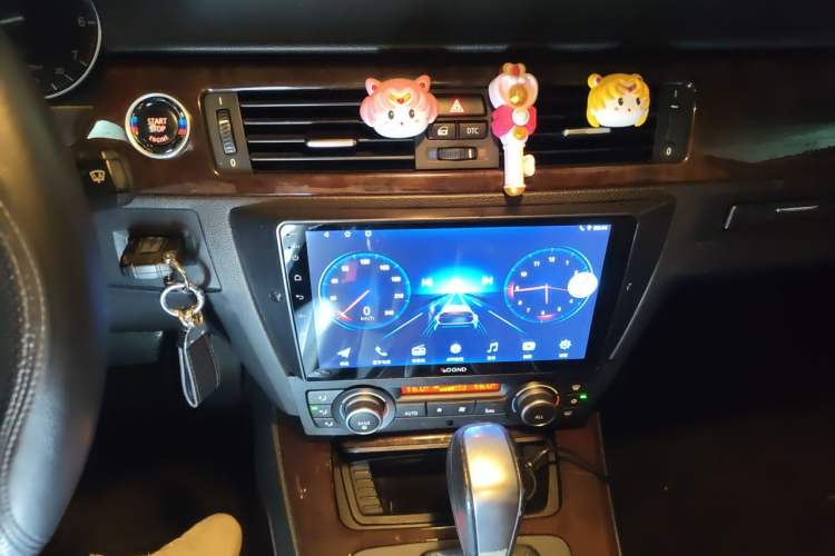 Used BMW 3 Series 2010 320i Sport Edition Audio And AC Panel