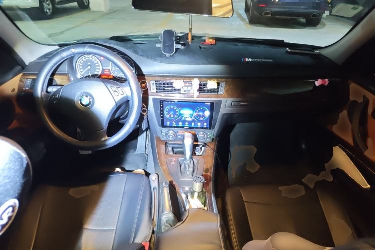 Used BMW 3 Series 2010 320i Sport Edition Center Console