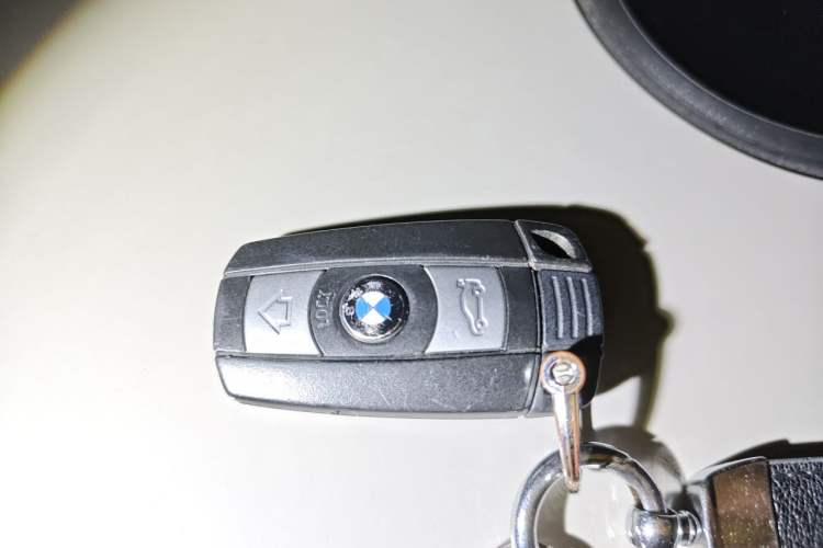 Used BMW 3 Series 2010 320i Sport Edition Vehicle Key
