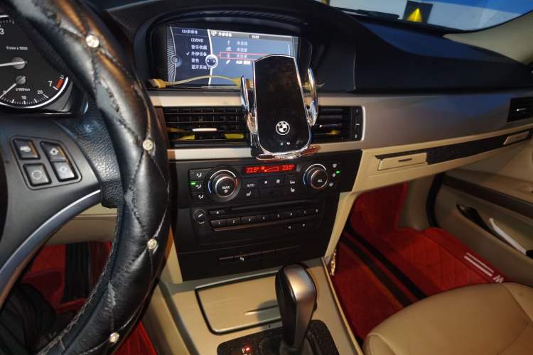 Used BMW 3 Series 2010 320i Luxury Model Audio And AC Panel