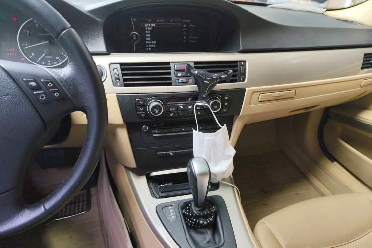 Used BMW 3 Series 2010 320i Luxury Model Audio And AC Panel
