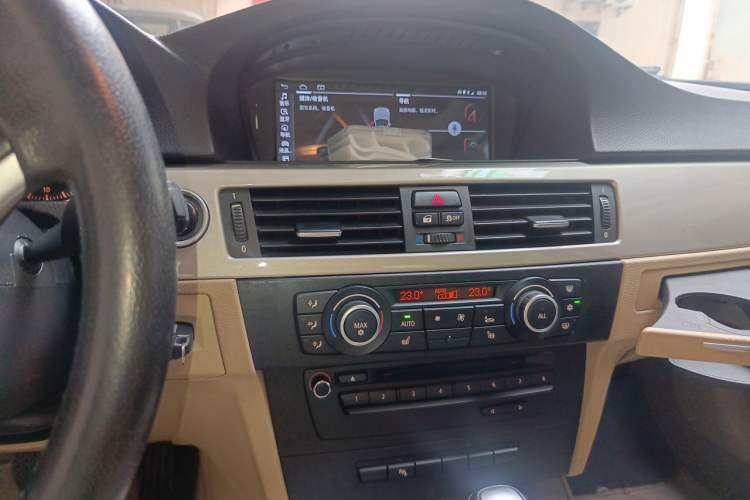 Used BMW 3 Series 2010 320i Luxury Model Audio And AC Panel
