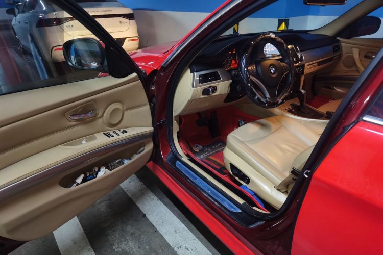 Used BMW 3 Series 2010 320i Luxury Model Driver Seat