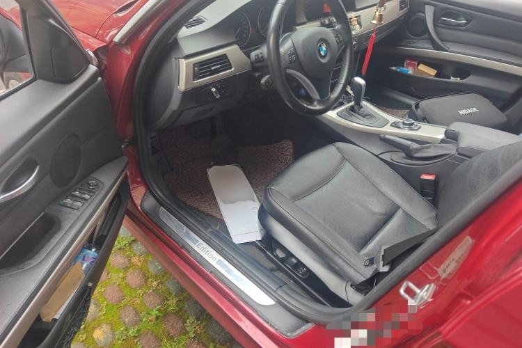 Used BMW 3 Series 2010 320i Luxury Model Driver Seat