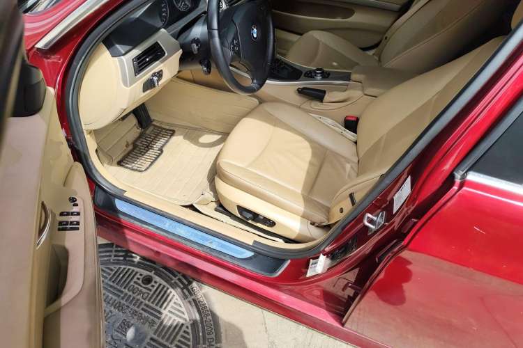 Used BMW 3 Series 2010 320i Luxury Model Driver Seat