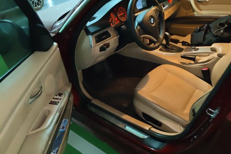 Used BMW 3 Series 2010 320i Luxury Model Driver Seat