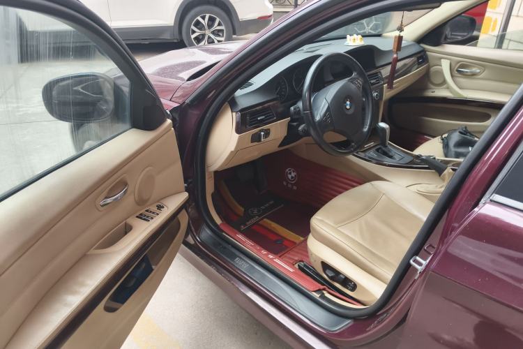 Used BMW 3 Series 2010 320i Luxury Model Driver Seat