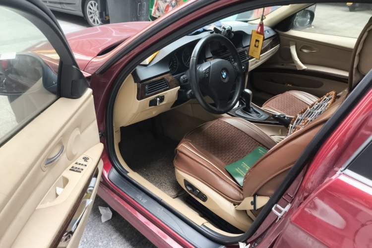 Used BMW 3 Series 2010 320i Luxury Model Driver Seat