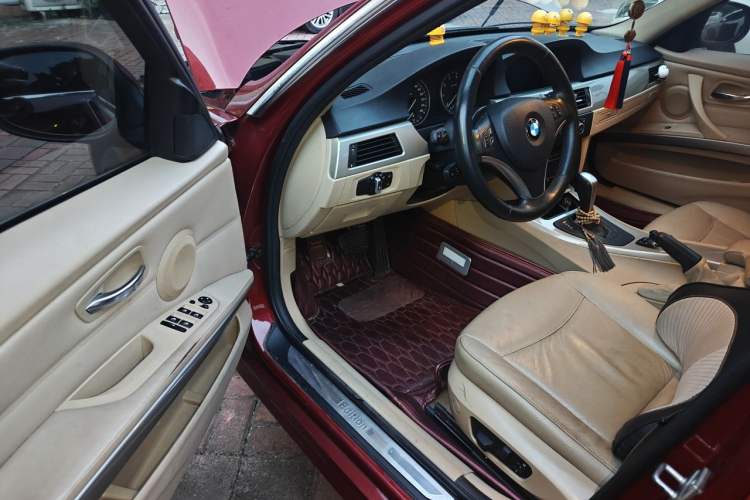 Used BMW 3 Series 2010 320i Luxury Model Driver Seat
