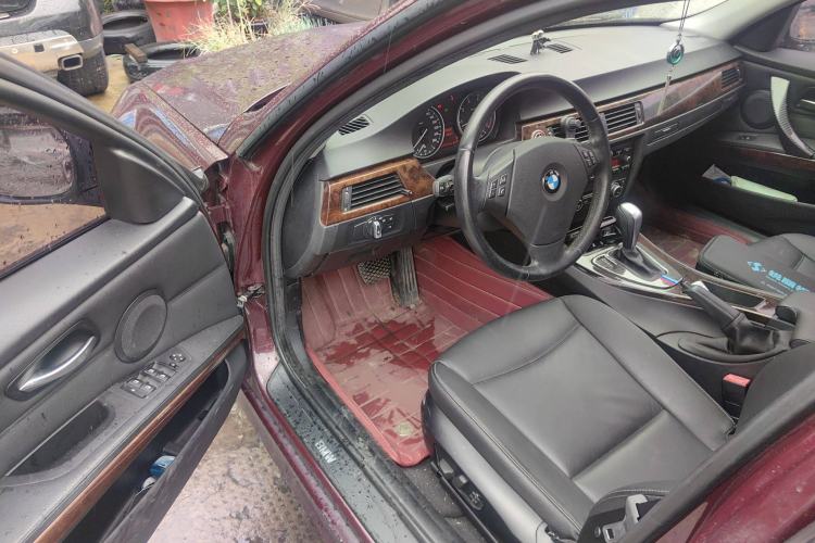 Used BMW 3 Series 2010 320i Luxury Model Driver Seat
