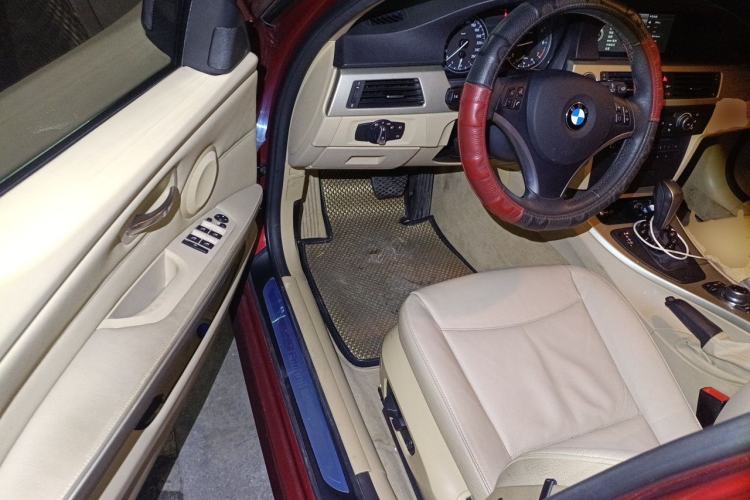 Used BMW 3 Series 2010 320i Luxury Model Driver Seat