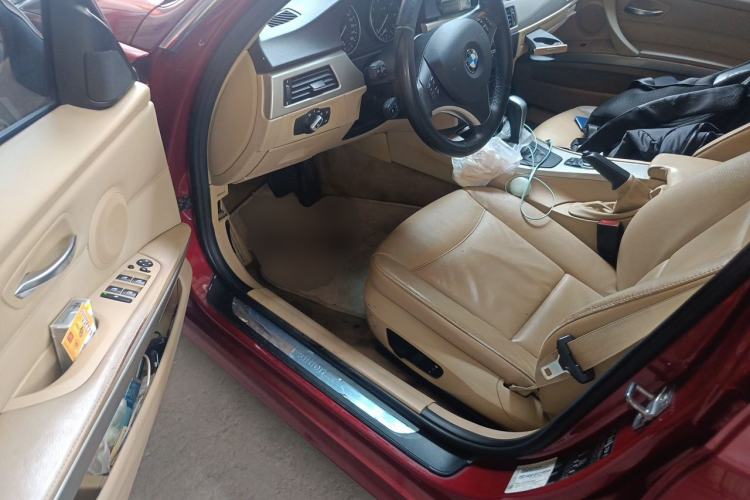 Used BMW 3 Series 2010 320i Luxury Model Driver Seat