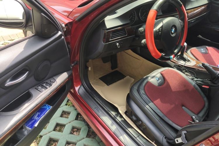 Used BMW 3 Series 2010 320i Luxury Model Driver Seat