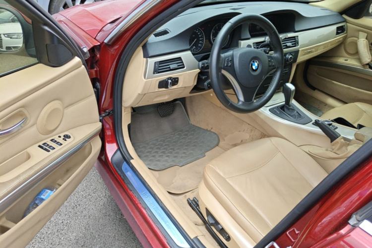 Used BMW 3 Series 2010 320i Luxury Model Driver Seat