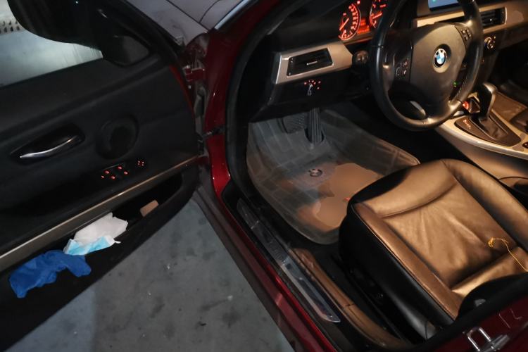 Used BMW 3 Series 2010 320i Luxury Model Driver Seat