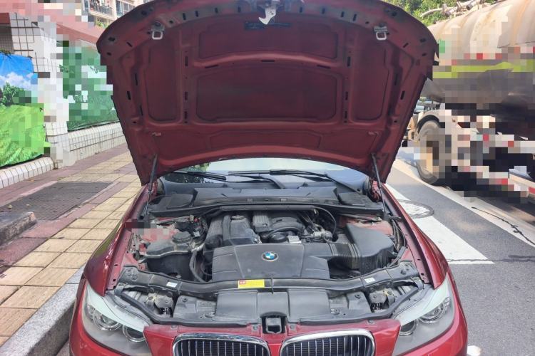 Used BMW 3 Series 2010 320i Luxury Model Engine Bay