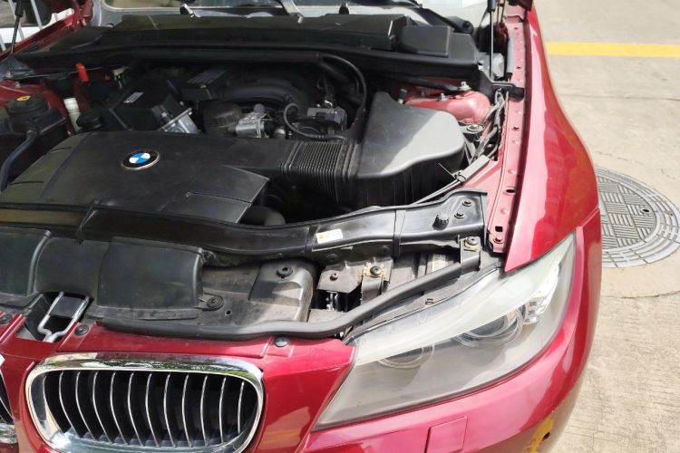 Used BMW 3 Series 2010 320i Luxury Model Engine Bay Left