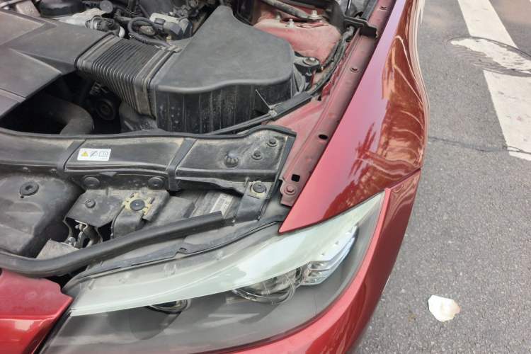 Used BMW 3 Series 2010 320i Luxury Model Engine Bay Left