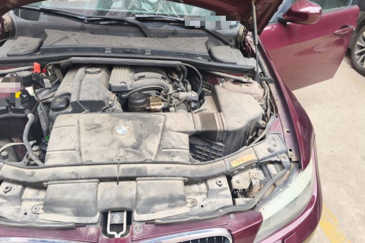 Used BMW 3 Series 2010 320i Luxury Model Engine Bay Left