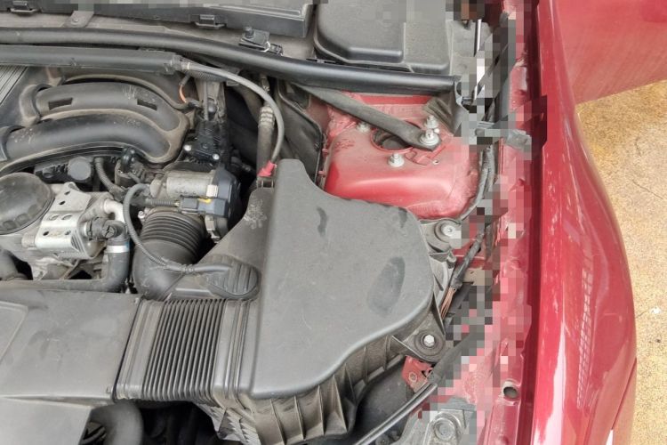 Used BMW 3 Series 2010 320i Luxury Model Engine Bay Left