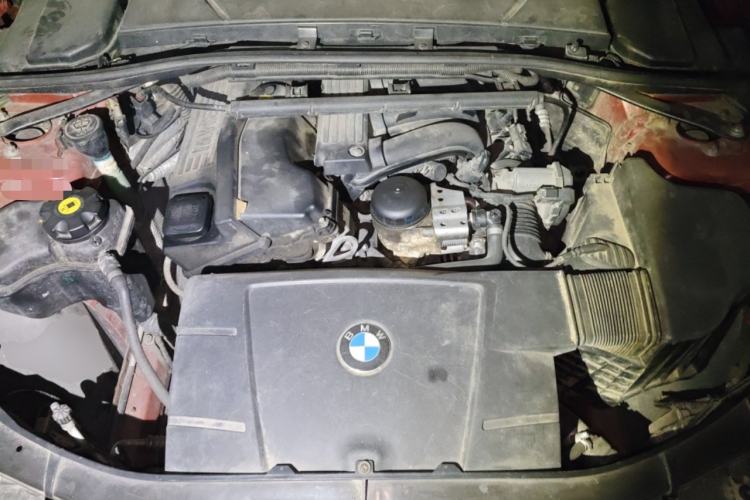 Used BMW 3 Series 2010 320i Luxury Model Engine Bay