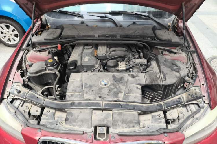 Used BMW 3 Series 2010 320i Luxury Model Engine Bay