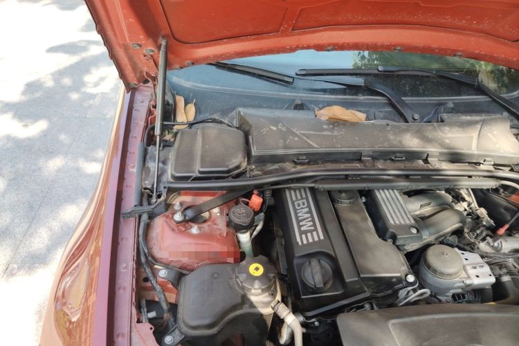 Used BMW 3 Series 2010 320i Luxury Model Engine Bay Right