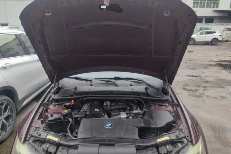 Used BMW 3 Series 2010 320i Luxury Model Engine Bay