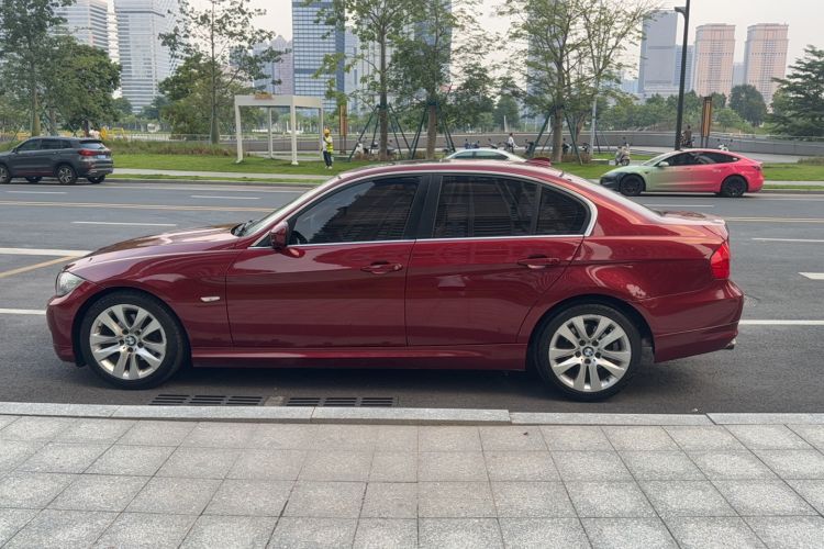 Used BMW 3 Series 2010 320i Luxury Model Exterior 6