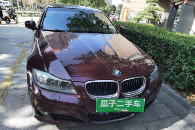 Used BMW 3 Series 2010 320i Luxury Model Front