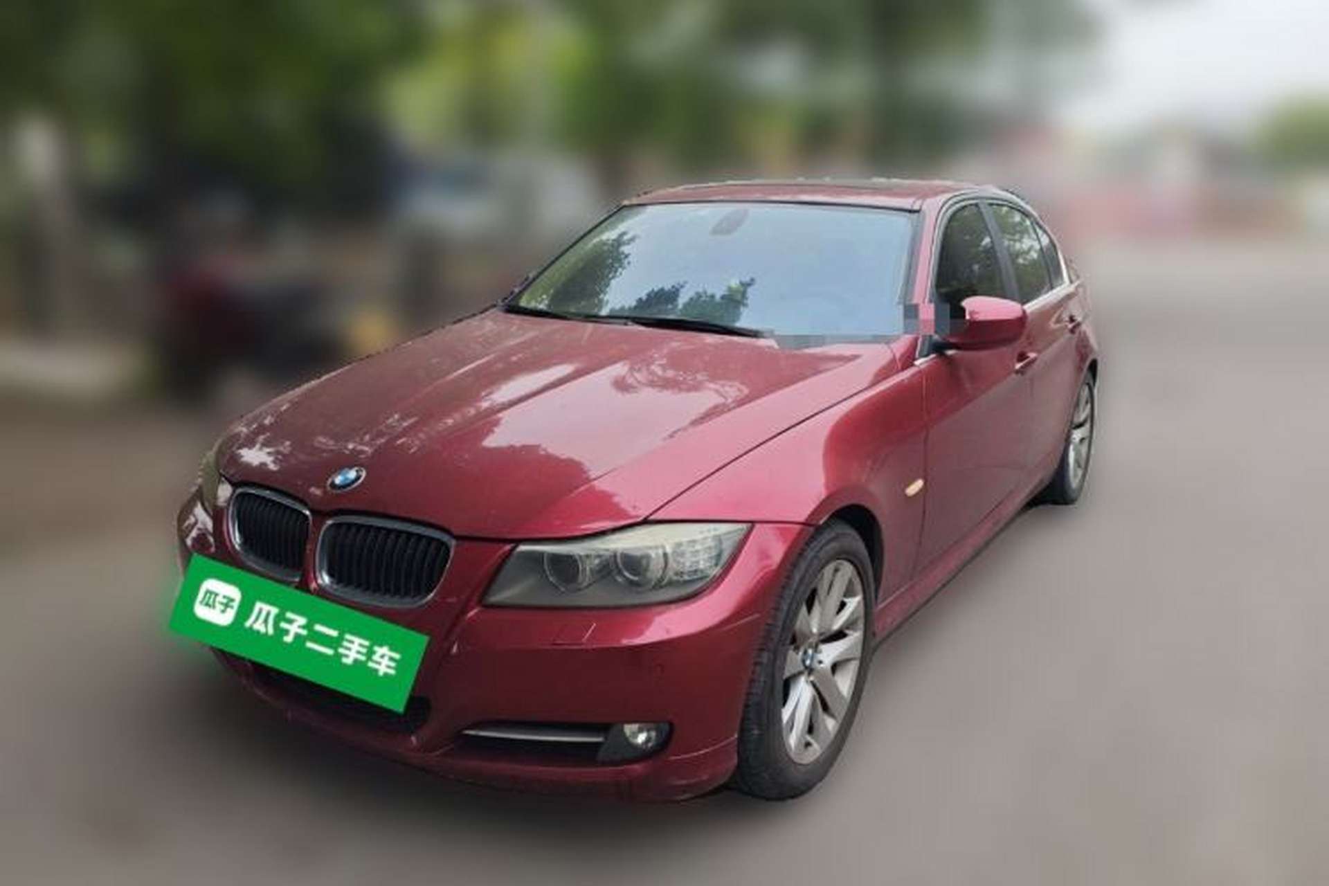 Used BMW 3 Series 2010 320i Luxury Model Front Left 45 Deg