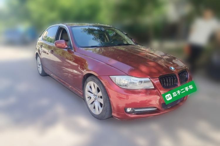Used BMW 3 Series 2010 320i Luxury Model Front Right 45 Deg