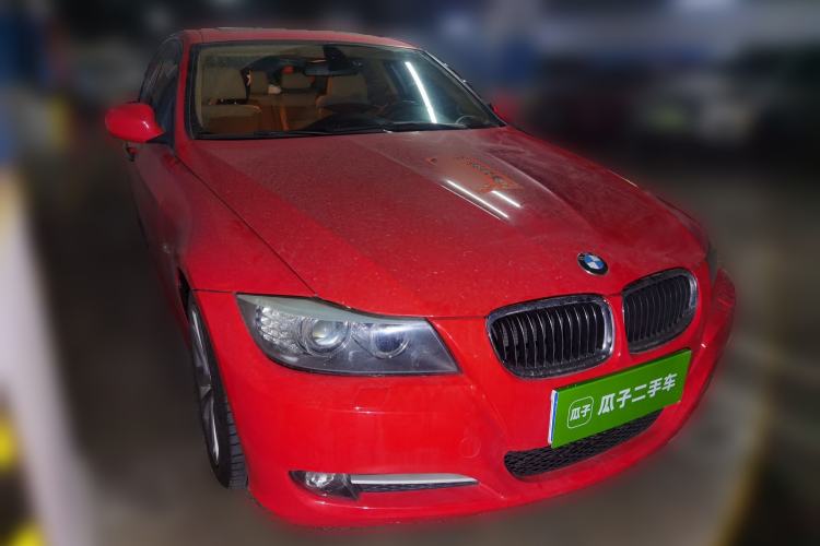 Used BMW 3 Series 2010 320i Luxury Model Front Right 45 Deg