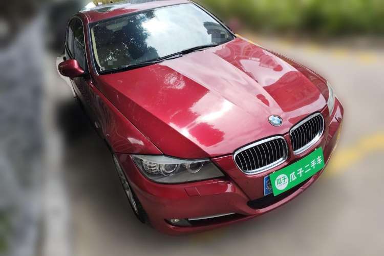 Used BMW 3 Series 2010 320i Luxury Model Front Right 45 Deg