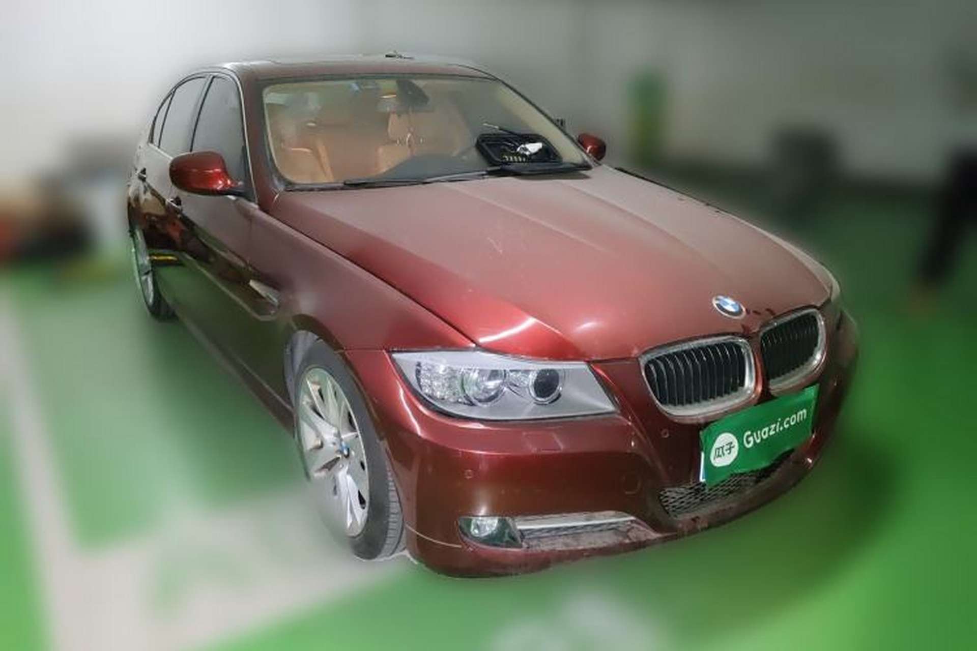 Used BMW 3 Series 2010 320i Luxury Model Front Right 45 Deg