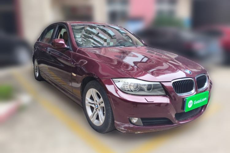 Used BMW 3 Series 2010 320i Luxury Model Front Right 45 Deg